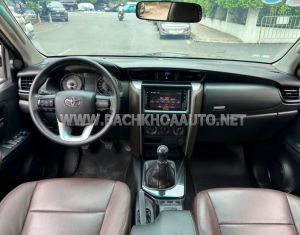 Xe Toyota Fortuner 2.4G 4x2 MT 2020