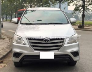 Xe Toyota Innova 2.0E 2016