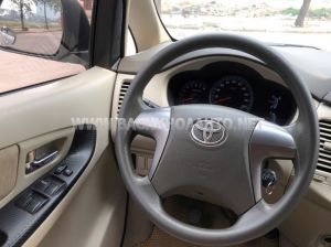Xe Toyota Innova 2.0E 2016