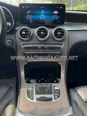 Xe Mercedes Benz GLC 200 4Matic 2020